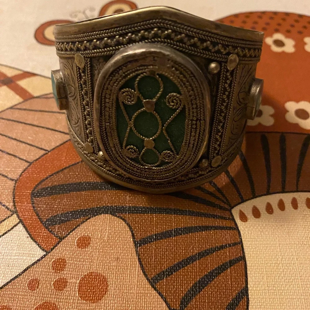 Silver and Green Vintage-Style Cuff Bracelet costume jewelry